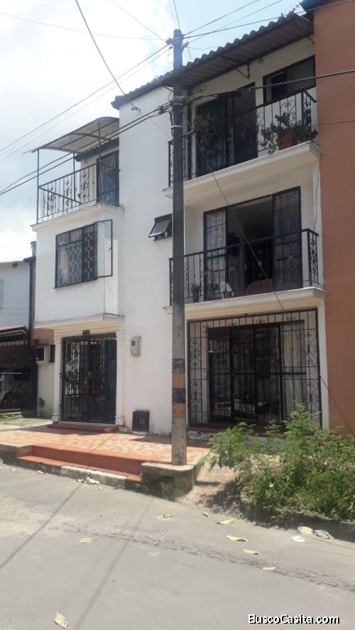 VEDO CASA VILLAVICENCIO CENTRAL 