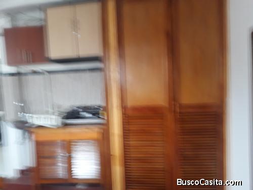 HABITACION DAMA TIPO APARTAESTUDIO $550000 Calle 80 con Boyaca