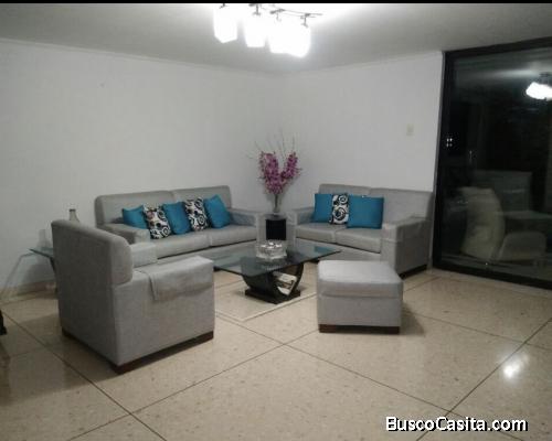 Hermoso Apartamento Primer Piso Remodelado Amplio y súper fresco 