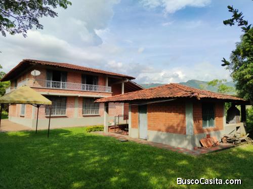 CASA CAMPESTRE EL COMODIN VITERBO 