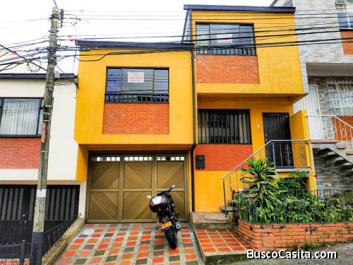 VENDO HERMOSA CASA EN LA LEONORA, PRECIO NEGOCIABLE