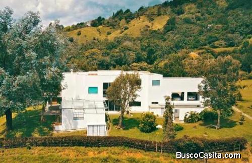 hermosa finca en  BOSQUES DE FIZEBAD