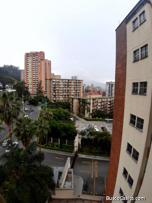 VENDO APARTAMENTO USADO EN VIA LAS PALMAS CERCA DE TODO