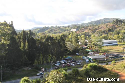Lote industrial entre el Hipódromo y el aeropuerto