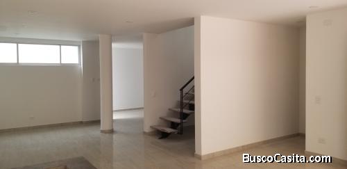Vendo hermosa casa de 3 pisos y 215mt2 a estrenar en el sector el misterio