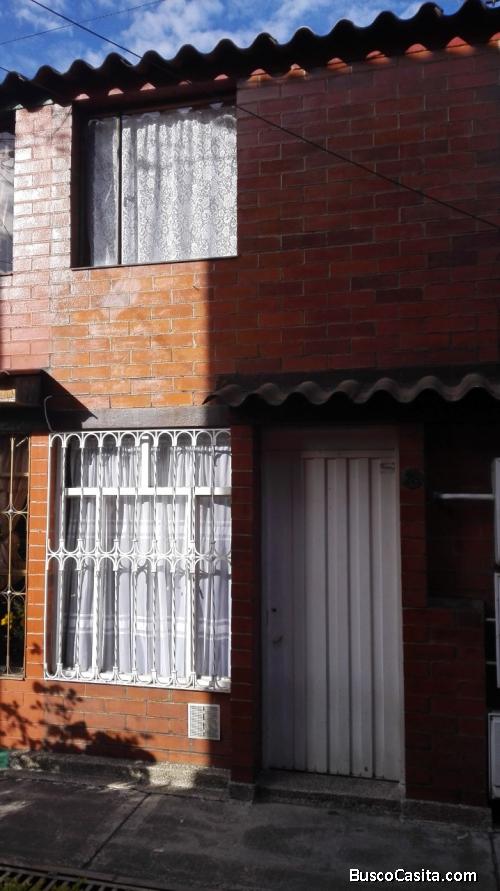 Hermosa casa familiar en conjunto frente a el CC El Ensueño