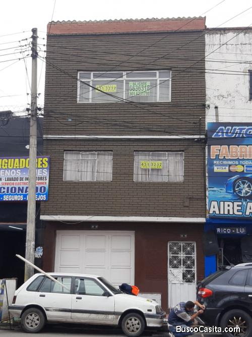 CASA EN VETA TRES PISOS RECIEN REMODELADA - EXCELENTE PARA NEGOCIO