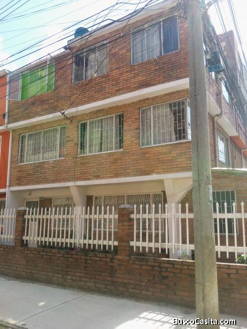 Negociable. Excelente casa con Local