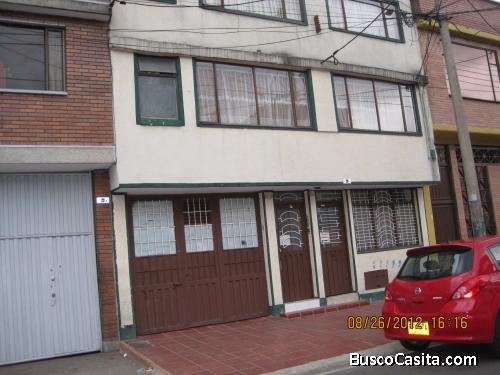 bodega de 240 mts2 cerca ave, 30 NQS, estac 75 de transn, 