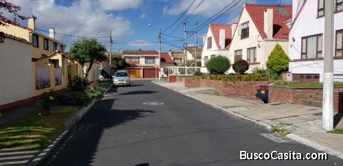 Casa en venta en Bogotá, barrio Villa Magdala
