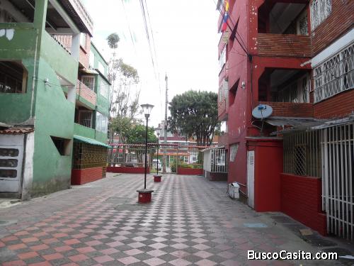 DUPLEX DE TRES NIVELES BACHUE CON BUENA UBICACION