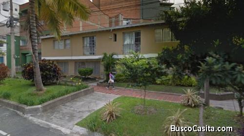 EDIFICIO DE APARTAESTUDIOS PARA LA VENTA EN MEDELLIN - LAURELES Cód: 5