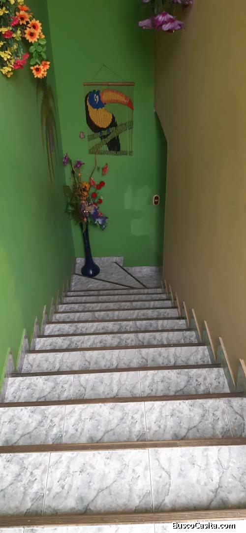 DIRECTAMENTE CASA 3 PISOS BARRIO INGLES, RENTABLE, BUEN PRECIO 