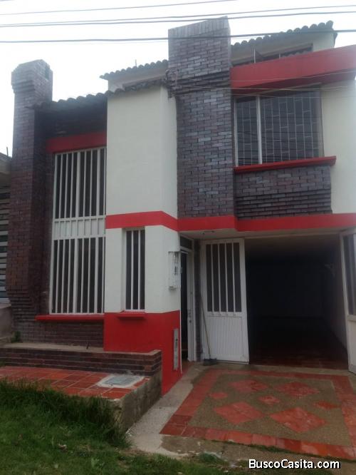 CASA BARRIO VILLA LUZ TUNJA, TRES NIVELES,  BUEN PRECIO NEGOCIABLE !!! 