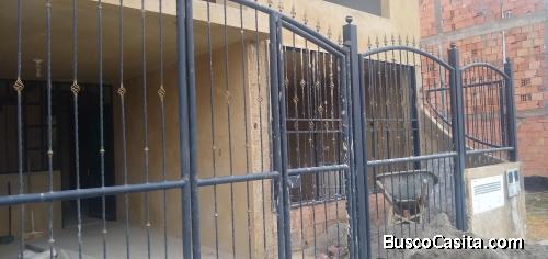 VENDO CASA RENTABLE DE 3 PISOS INDEPENDIENTES, EN OBRA GRIS, EN CONSTRUCION NUEVA