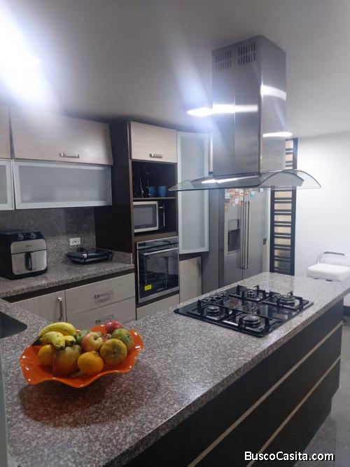 PERMUTO CASA MODELIA REFORMADA POR CASA A LAS AFUERAS DE BOGOTOA COLOCO EXCEDENTE