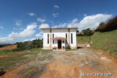 Hermosa finca en Guarne, unidad cerrada