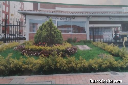 de 3 alcobas, 2 baños ,sal comeder y cocina semiintegral .43 mts , 6 piso sin ascensor