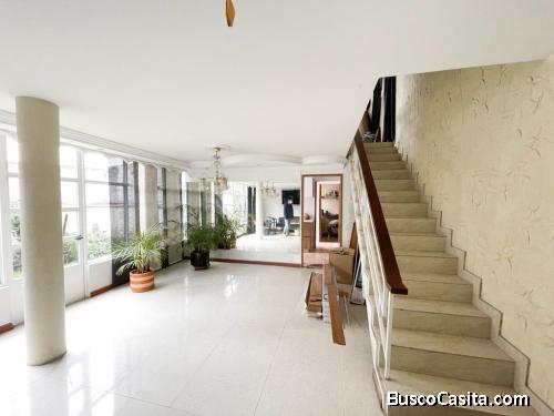 VENDO LINDO APARTAMENTO DUPLEX DE 167 MT2, EXCELENTE UBICACION