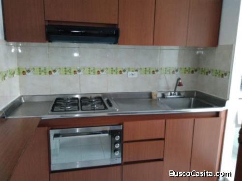 Arriendo Apto 3 alcobas 2 baños, garaje cubierto, piso laminado(Sector Ciudad Salitre, Bogotá)