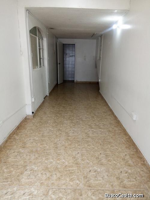 HERMOSO LOCAL COMERCIAL UBICADISIMO - NO PARA COMIDAS