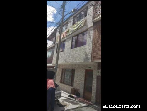se vende casa de tres pisos en kedenny bogotá 