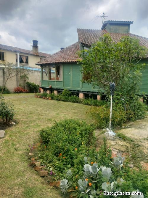 VENDO CASA LOTE C H I A VEREDA FONQUETA 4 ESQUINAS DE 1038 METROS EL LOTE DE AREA 19 * 54 MAS DOS (2