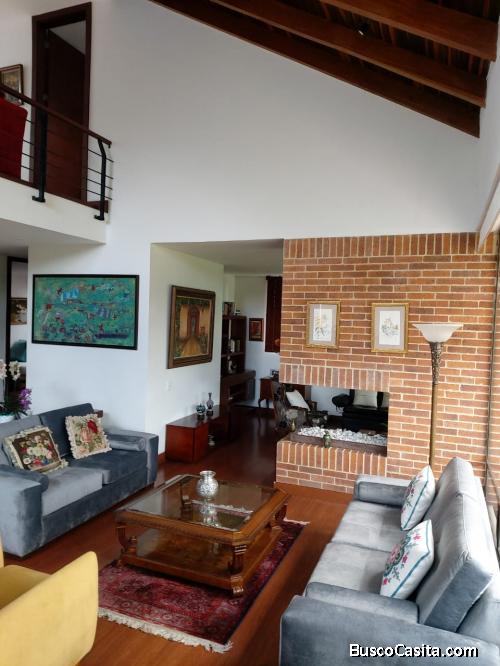 LINDA CASA CAMPESTRE  CONSTRUCCION 298 METROS  LOTE 620 METROS, 4 PARQUEADEROS, TRES HABITACIONES CA