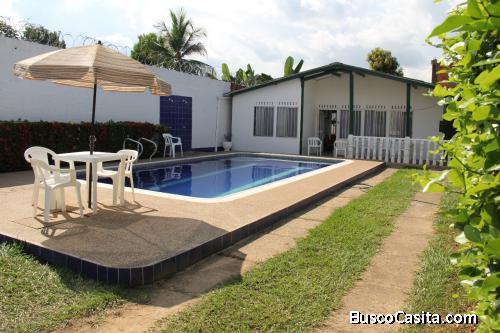 Vendo Hermosa Casa con Piscina Privada Carmen de Apicalá