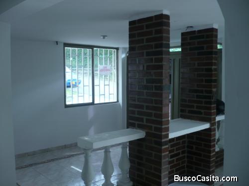CASA CON GARAJE 4 HABITACIONES ARMENIA CERCA CASA