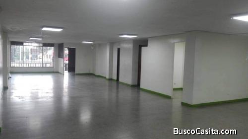 Extraordinario local en inigualable localizacion  Barrio  Santa Matilde Cra 30 costado occidental, 