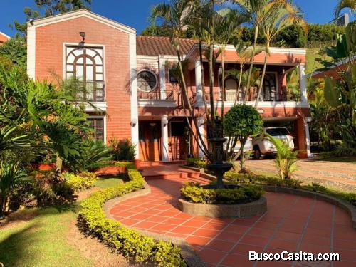 Espectacular Casa Campestre en Sabaneta
