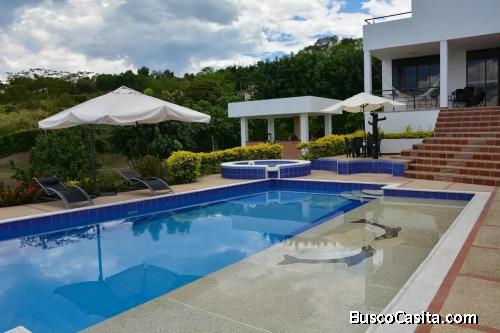 ALQUILER DE FINCA EN GUATAPÉ ANTIOQUIA