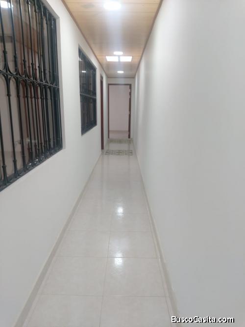 ARRIENDO APTO CHIA EL CAMPINCITO DOS HABITACIONES DOS BAÑOS COCINA SALA COMEDOR LAVANDERIA  NO TIENE