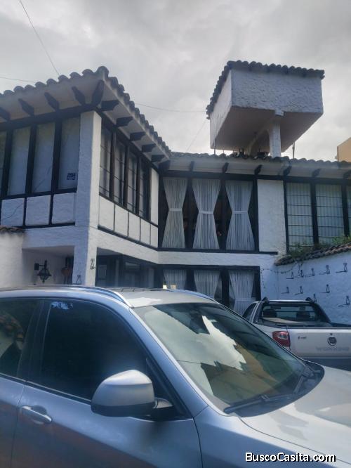 VENDO PERMUTO CASA BOGOTA EL CASTILLO CIRCUNVALAR 