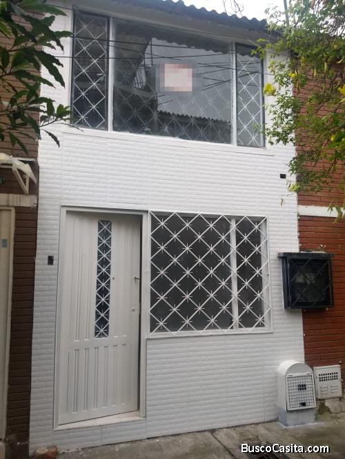 SE VENDE CASA EN EL  CARMELO LOCALIDAD DE KENNEDY 