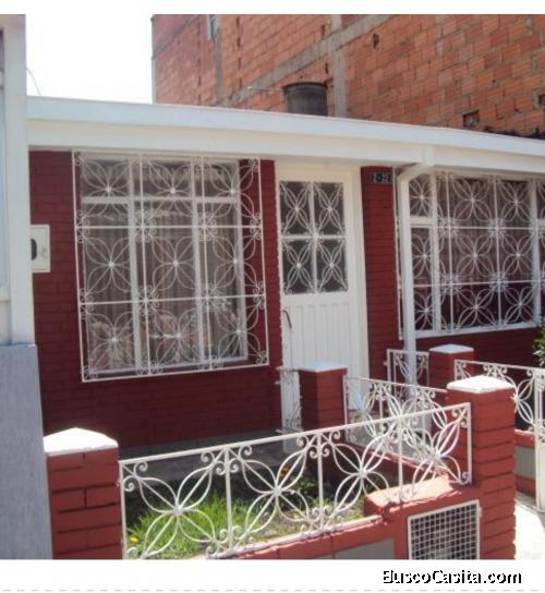 CASA GRANDE SECTOR KENNEDY BANDERAS MANZANA 12