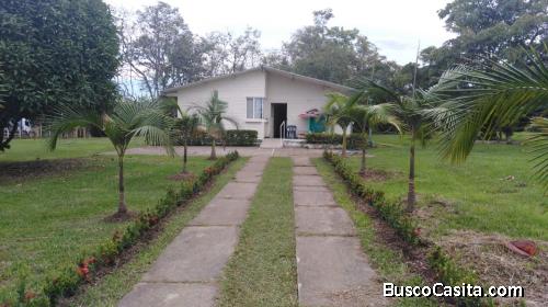 FINCA EN ARBELAEZ CUNDINAMARCA. MESA DEL MEDIO. TERRENO PLANO Y CON SERVICIOS PUBLICOSL