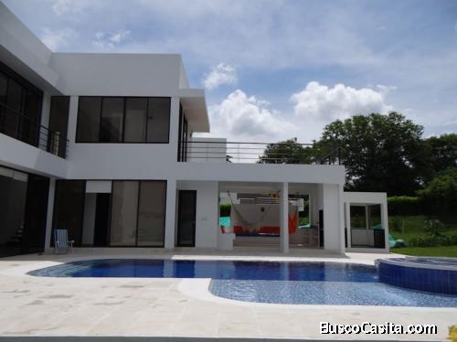 ALQUILER DE FINCA EN LAGO CALIMA