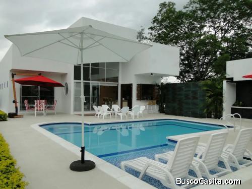 Amoblada Finca con Piscina Climatizada y Jacuzzi 