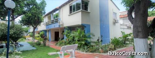 Casa de 2 Pisos en Conjunto Residencial en El Rodadero, Santa Marta, Colombia 