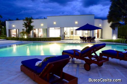 EXCLUSIVA FINCA EN VILLETA DISPONIBLE