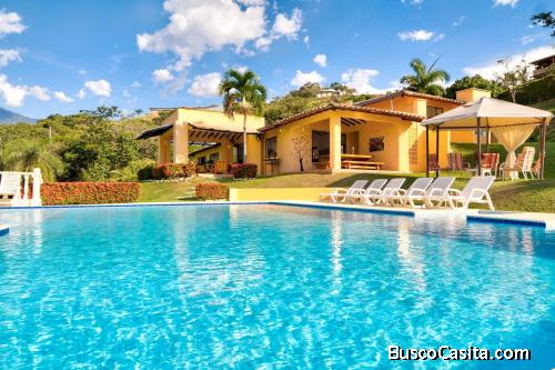 LINDA FINCA LOS PORTONES EN VILLETA