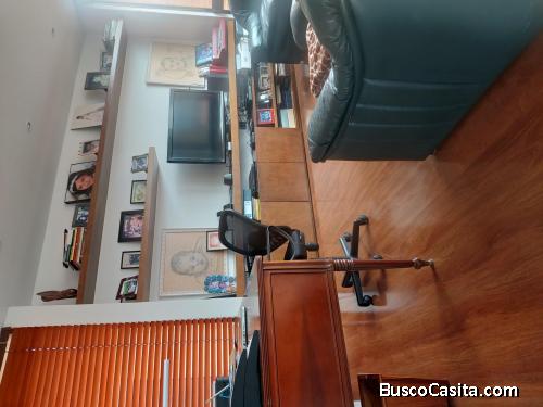 URGE VENDO CASA FONTANAR  2 PISOS. 242 METROS  LOTE 445  ESQUINERA  