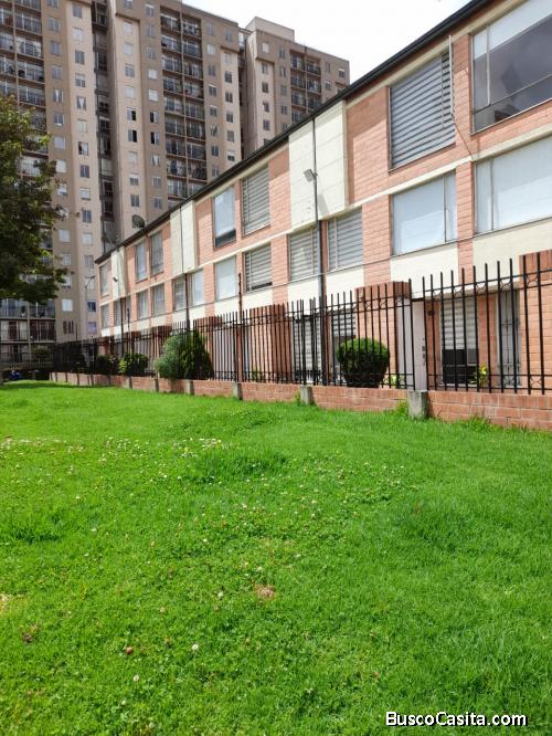 Hermosa casa en conjunto cerrado