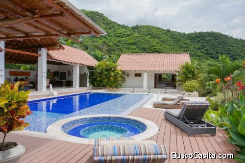 LAS PIRAMIDES PRIVADA