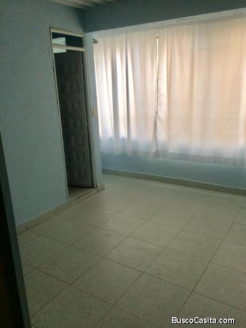 Se arrienda apartaestudio independiente