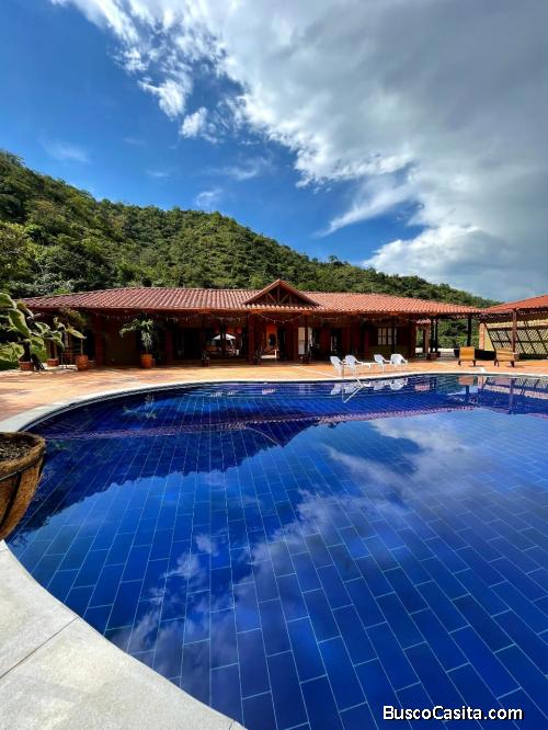 COMODA Y AMPLIA FINCA VILLA CONTRI