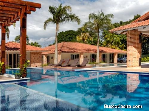 EXCLUSIVA FINCA ARIZONA EN ALQUILER MUY COMPLETA Y PRIVADA