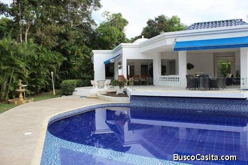 Se alquila finca privada en Copacabana 